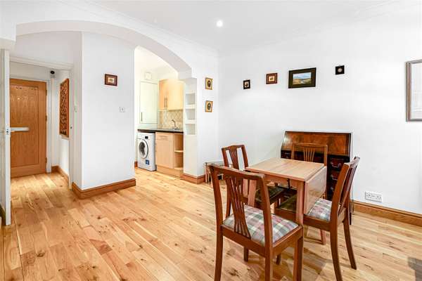 Flat Petty France in City of Westminster