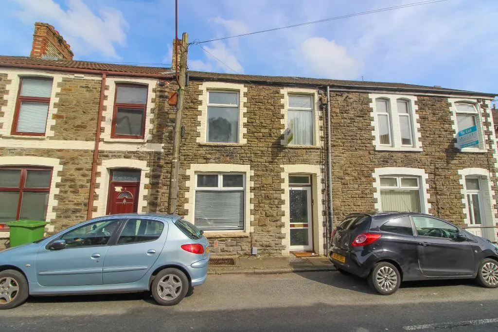 Room Wood Road in Pontypridd