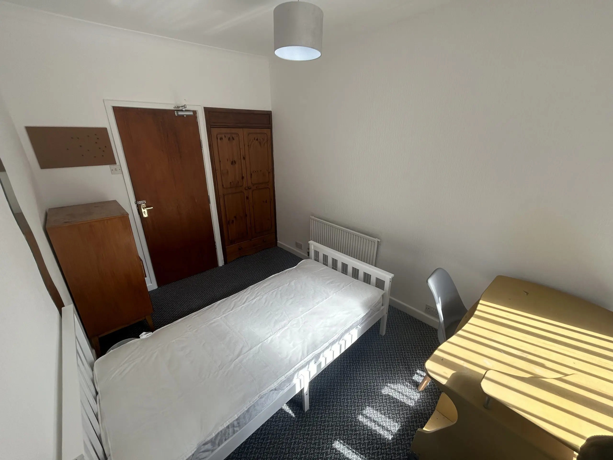 Room Wood Road in Pontypridd
