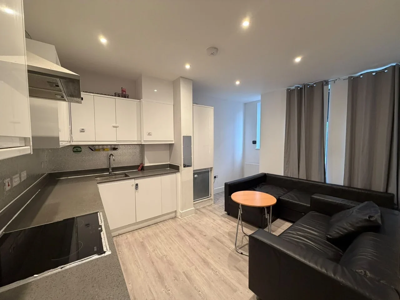 Flat London Road in Greater London
