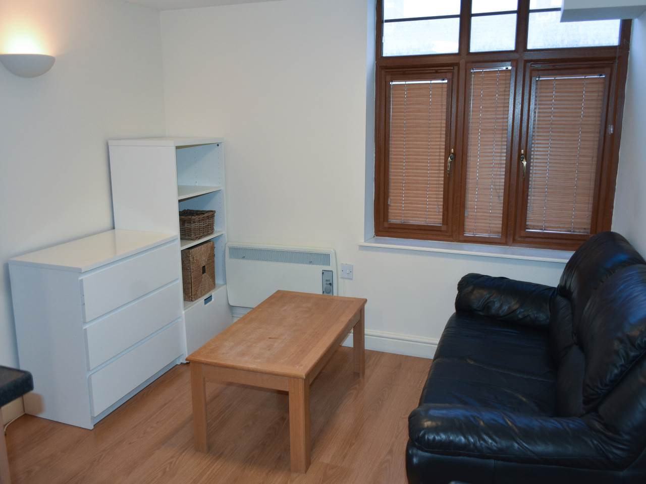Flat Wyeverne Road in Cardiff