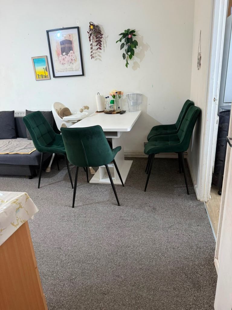 Flat Norbiton Road in Greater London