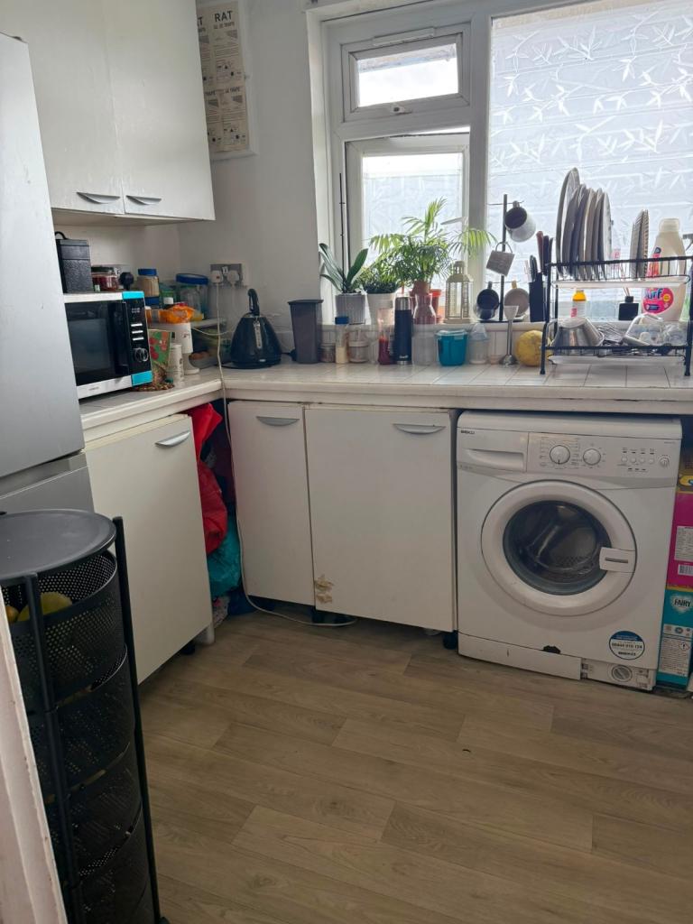 Flat Norbiton Road in Greater London