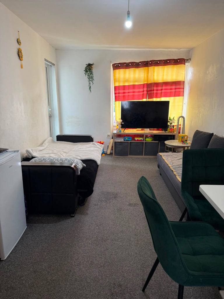Flat Norbiton Road in Greater London