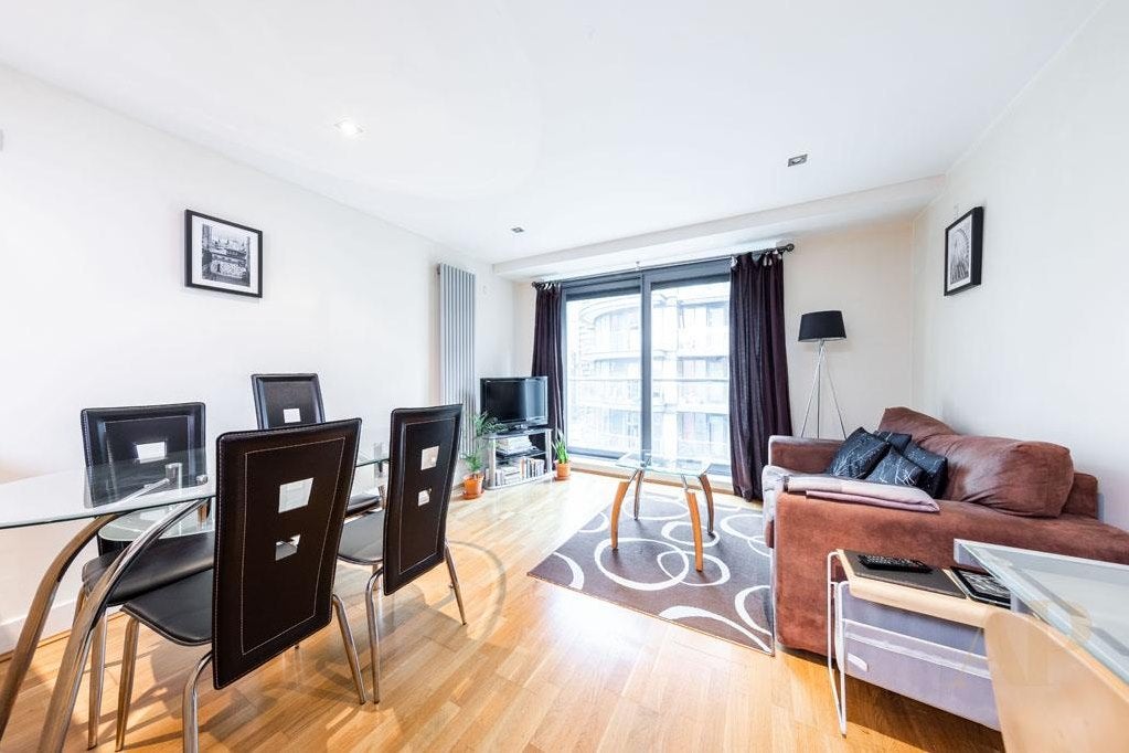 Flat Millharbour in Greater London