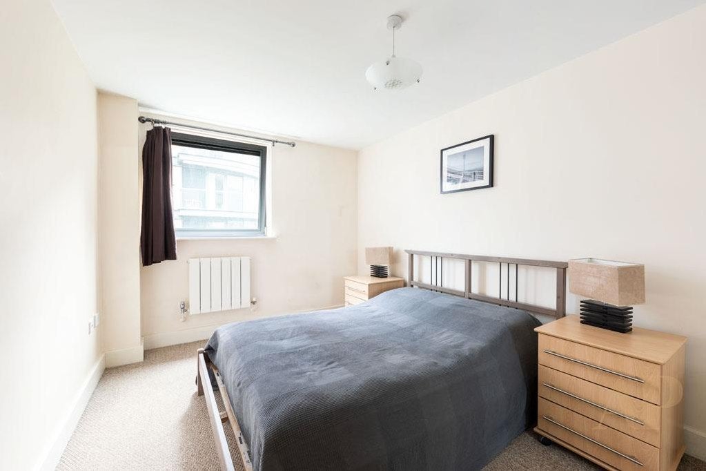 Flat Millharbour in Greater London