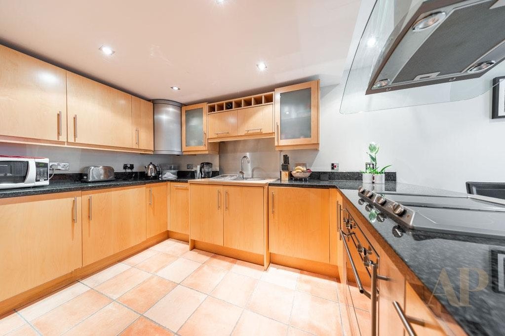 Flat Millharbour in Greater London