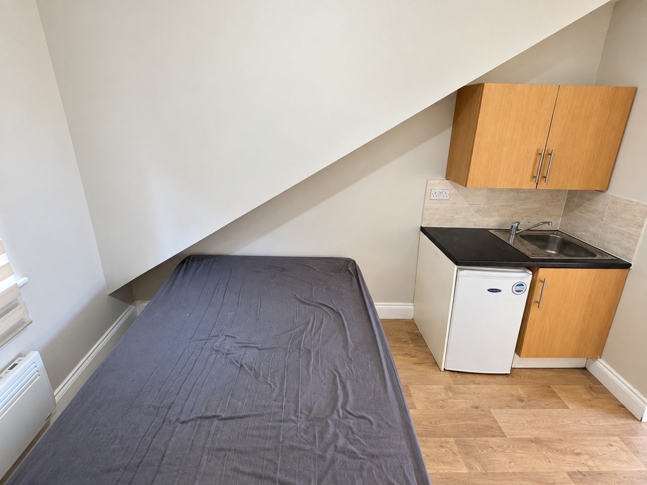 Flat Verdant Lane in Greater London