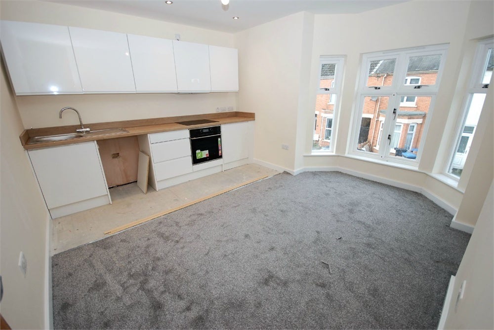 Flat Stephen Street in Rugby