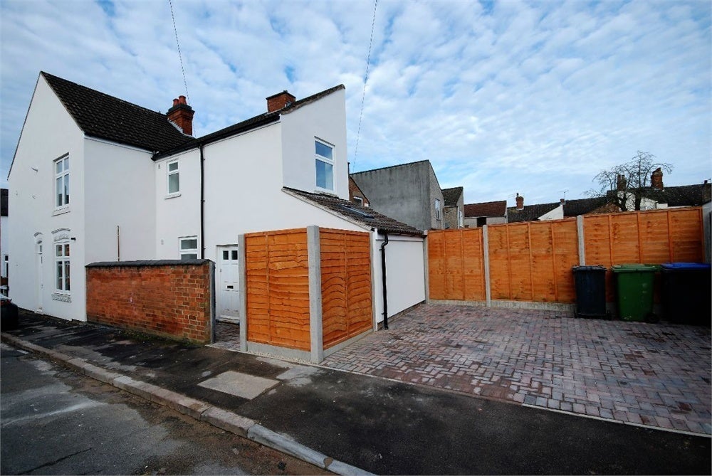 Flat Stephen Street in Rugby
