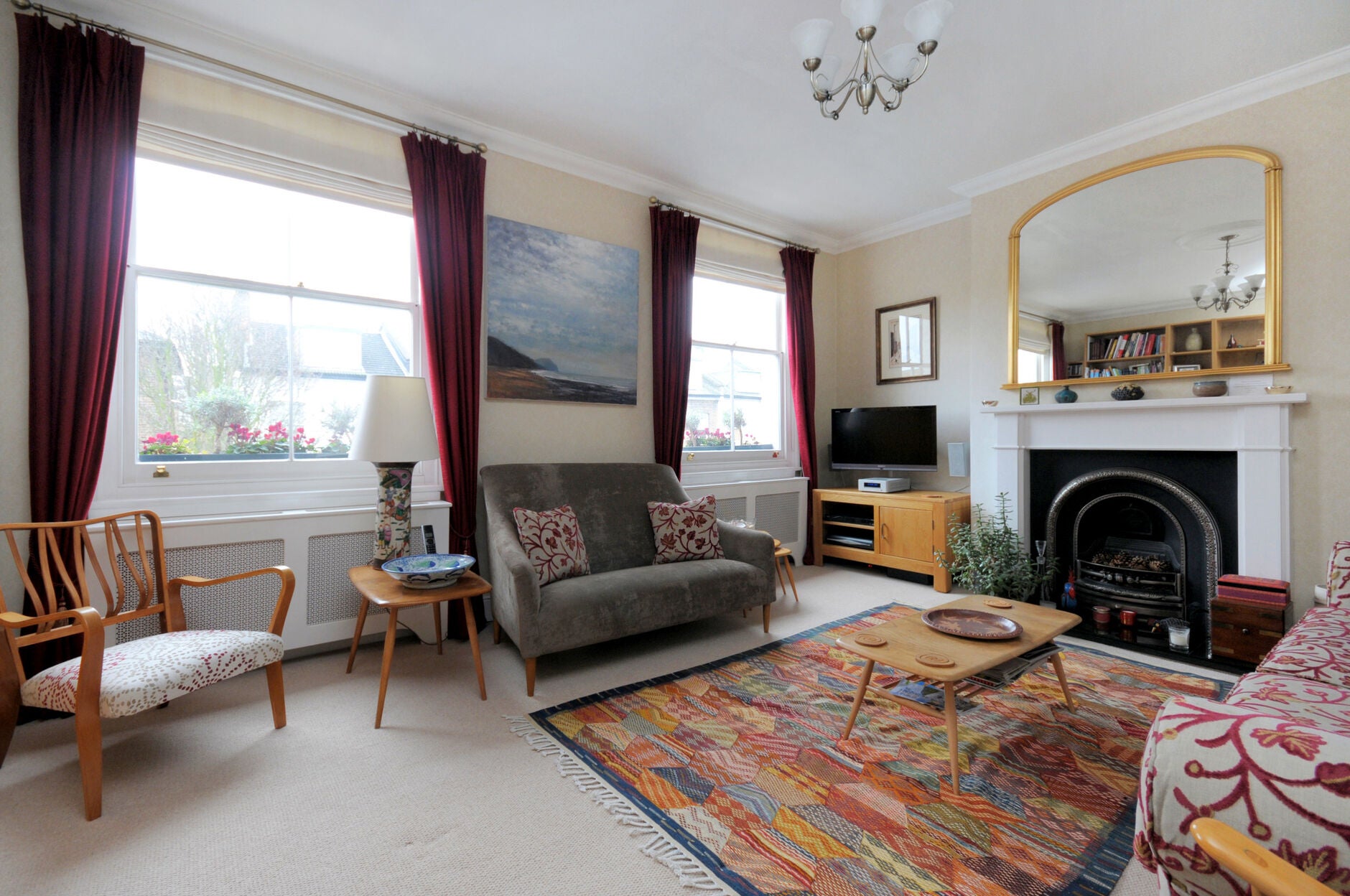 Flat Bassein Park Road in Greater London