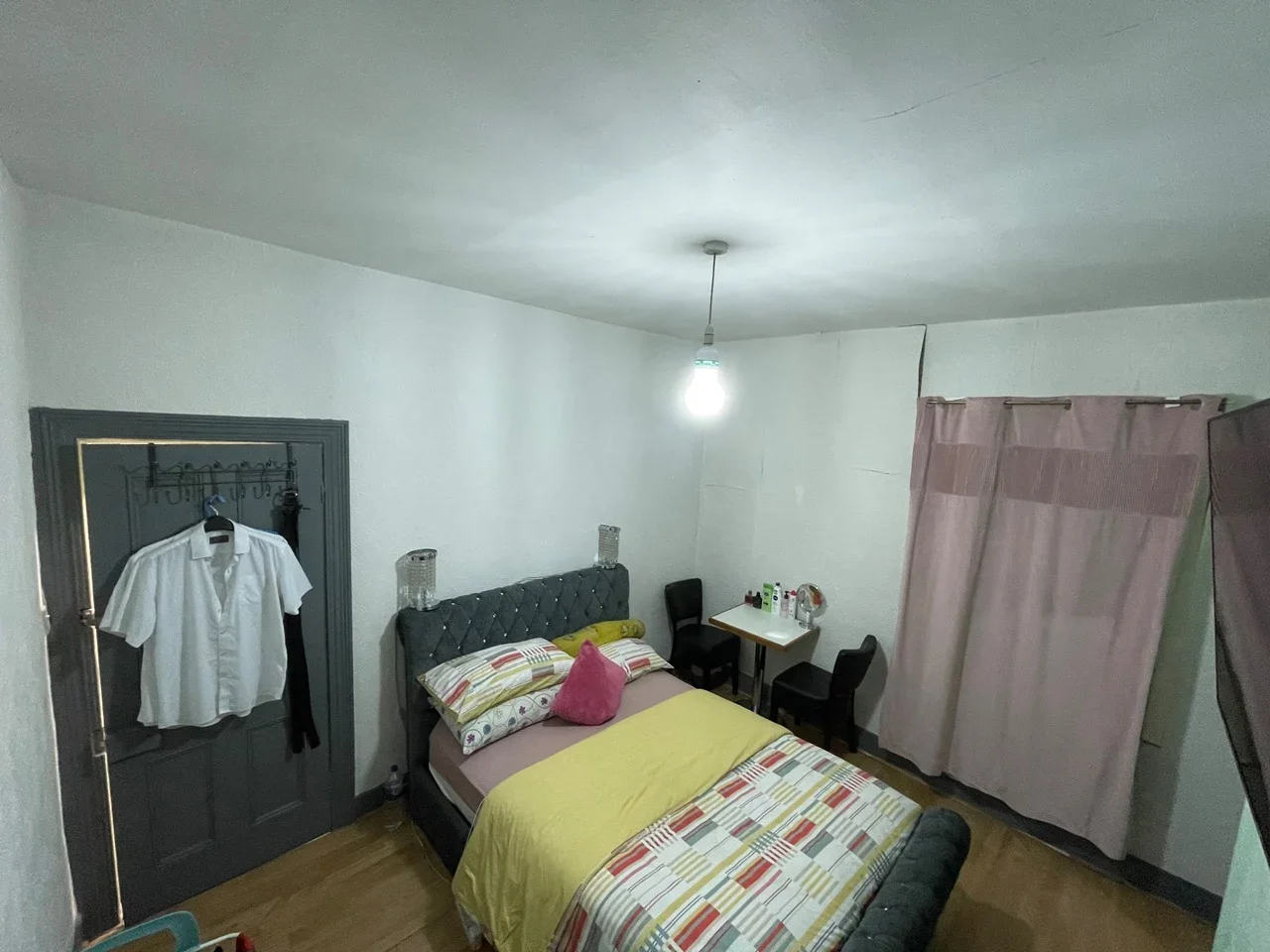 Room Hoe Street in Greater London