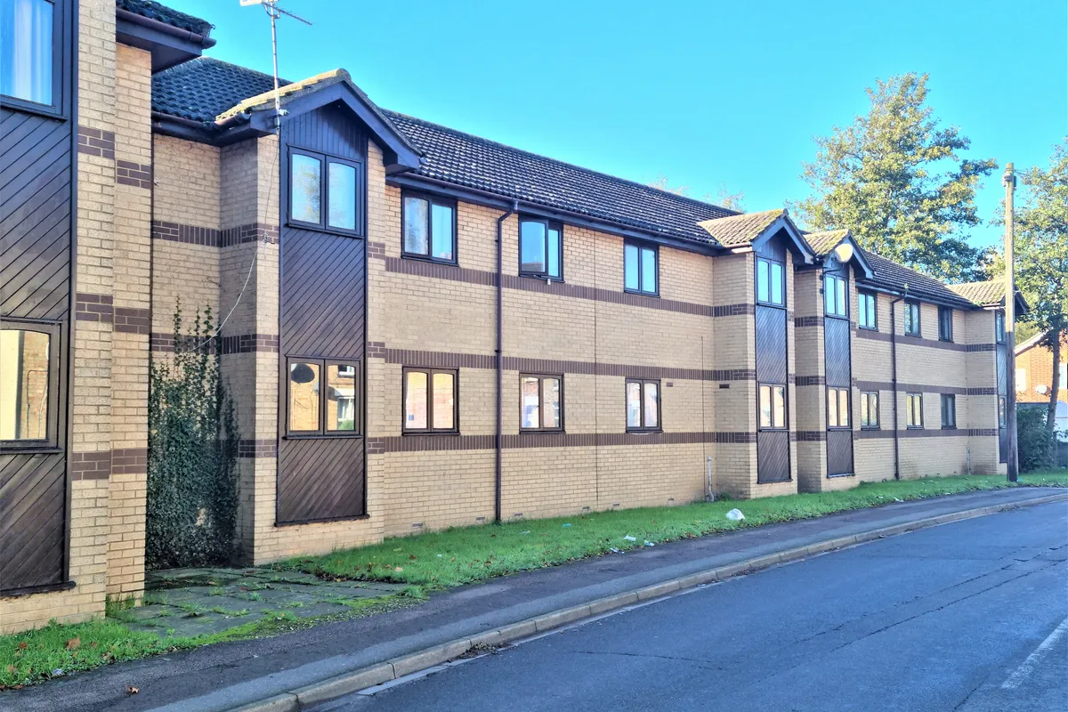 Flat Gordon Court in Fenland District