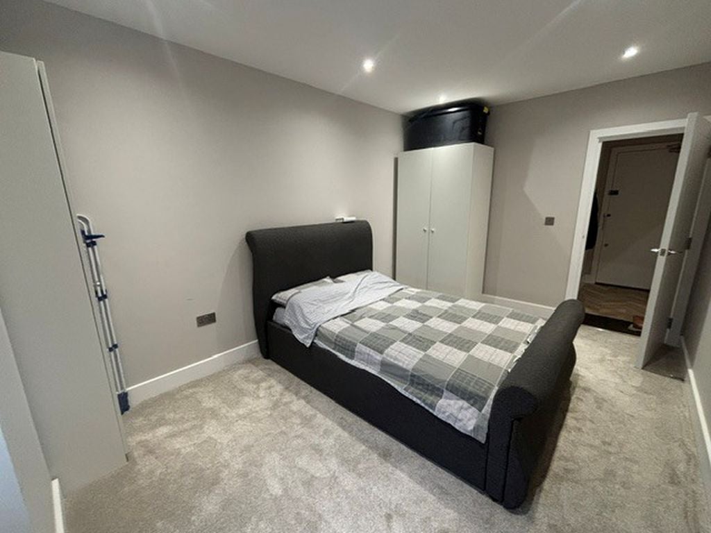 Flat Mulberry Business Park in Wokingham