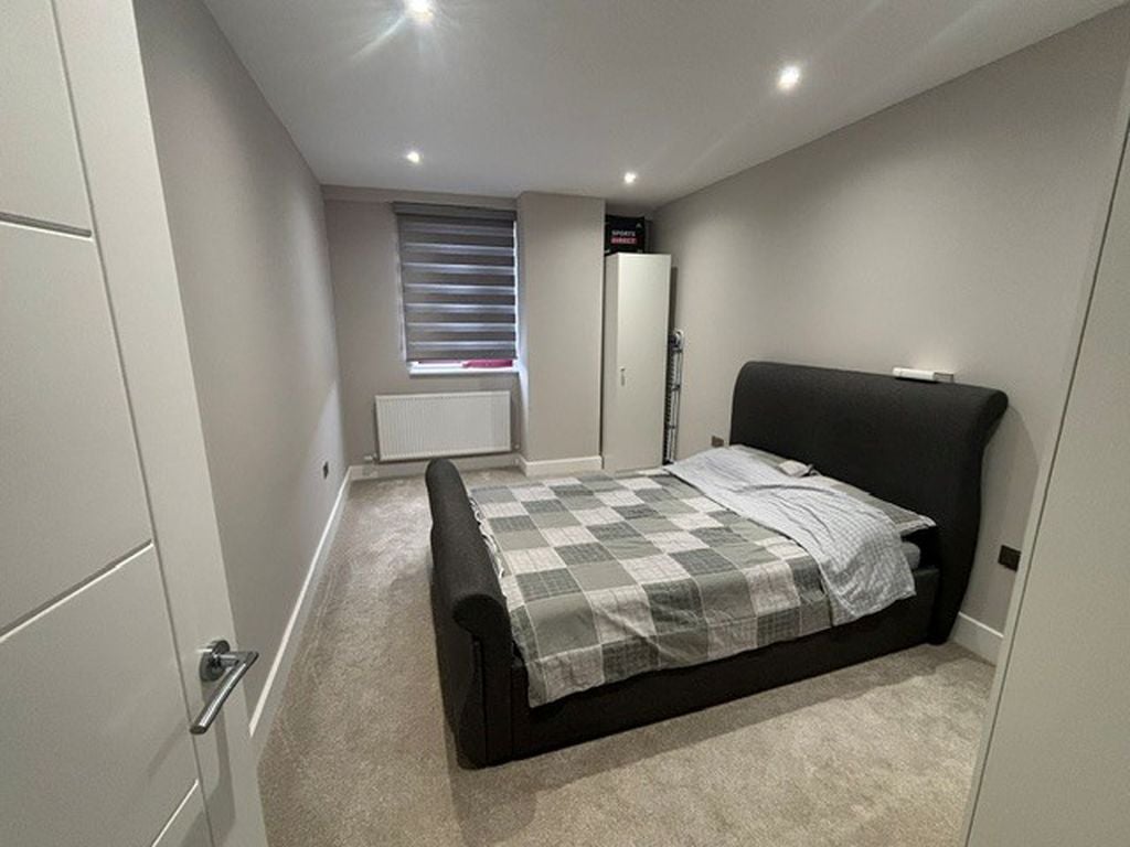 Flat Mulberry Business Park in Wokingham
