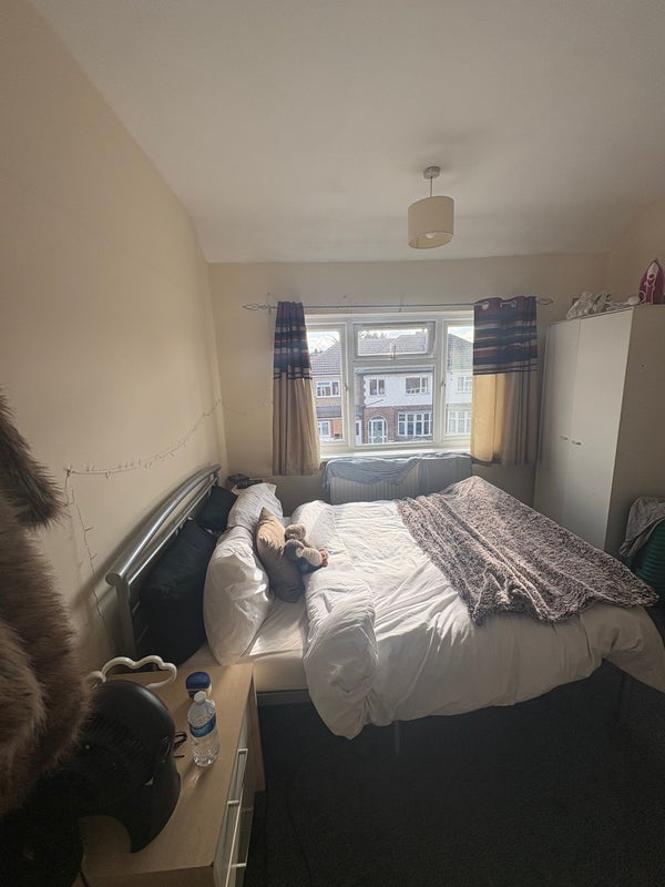 Room Gainsborough Road in Leicester