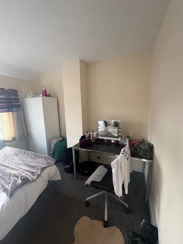 Room Gainsborough Road in Leicester