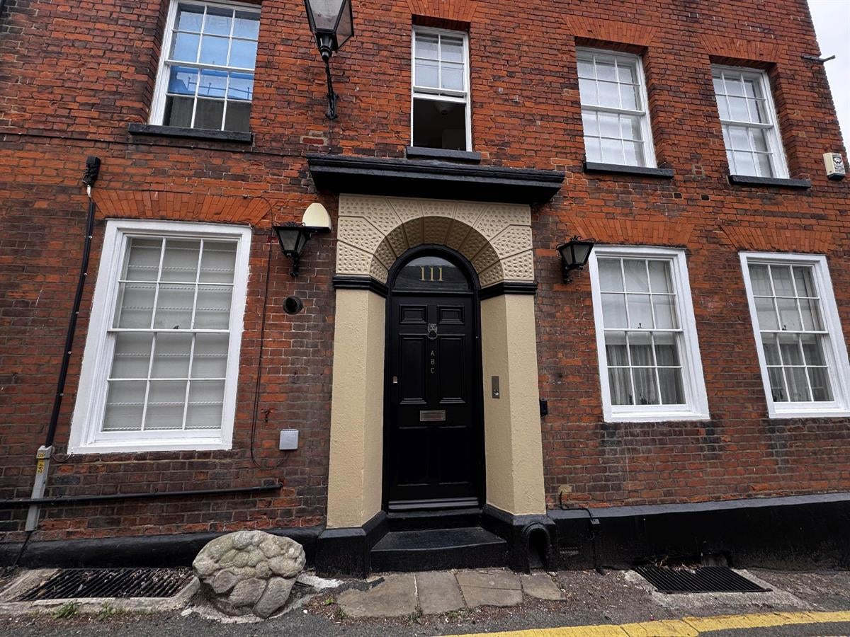 Flat West Street in Borough of Swale