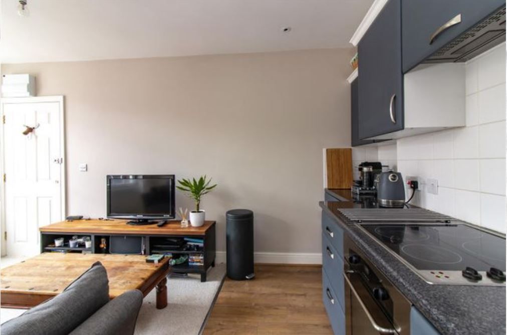 Flat West Street in Borough of Swale