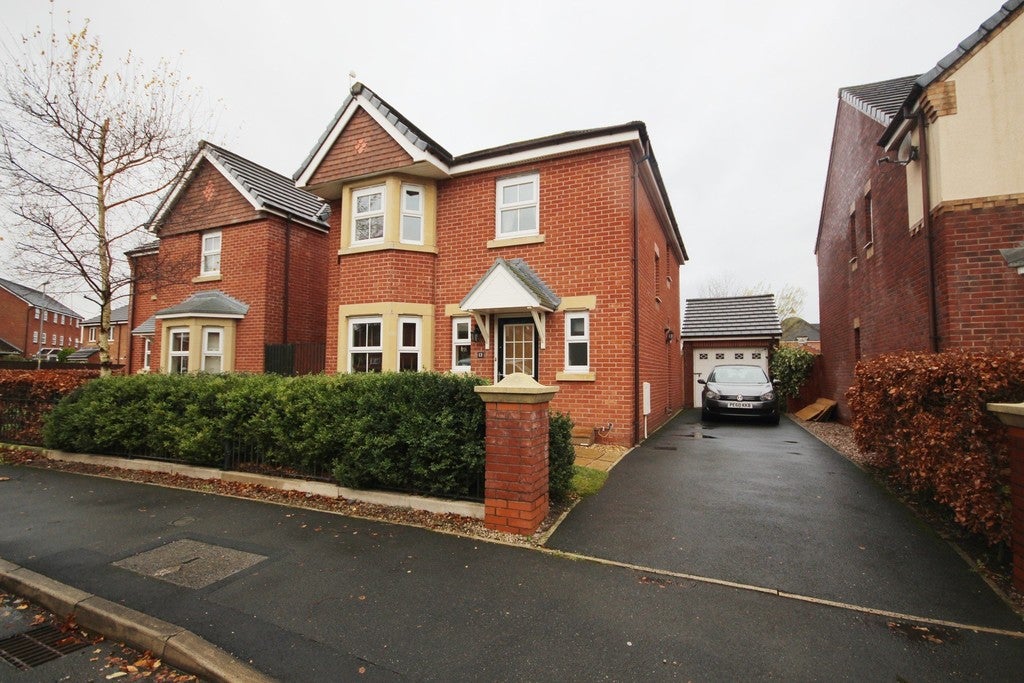 House Lancashire Drive in Chorley