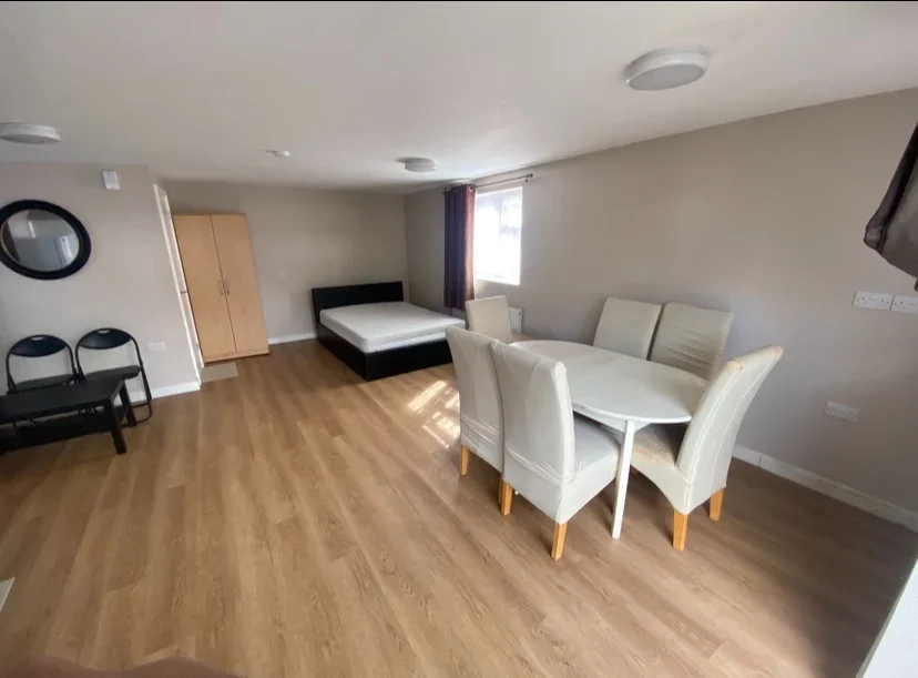 Room Beechwood Avenue in Greater London