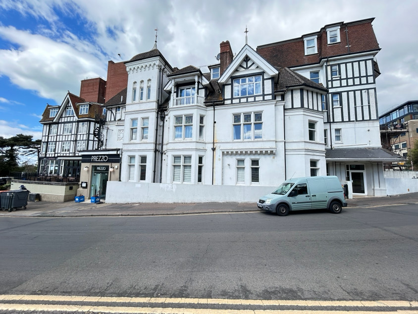 Flat Hinton Road in Bournemouth