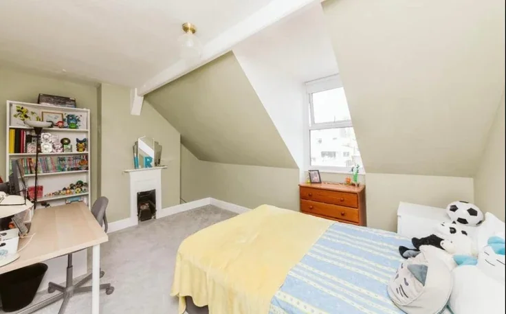 Flat Cranbrook Road in Bristol
