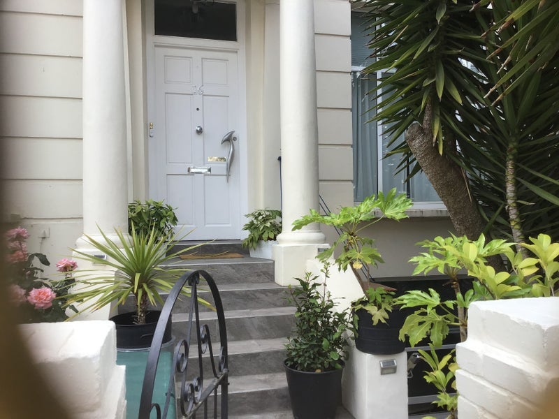 Room Stanlake Road in Greater London