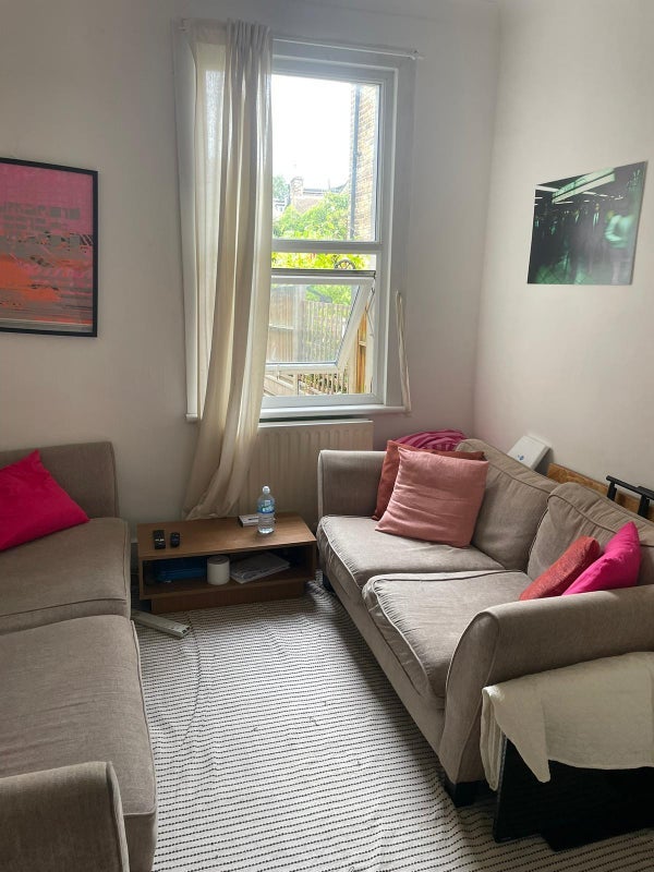 Room Ashenden Road in Greater London