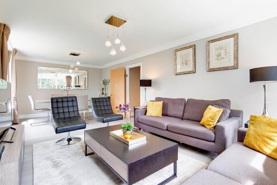 Flat Boydell Court in Greater London