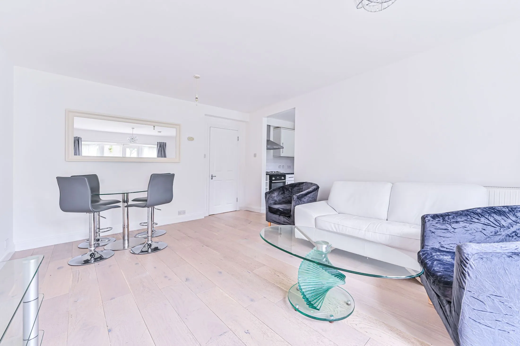 Flat Montrell Road in Greater London
