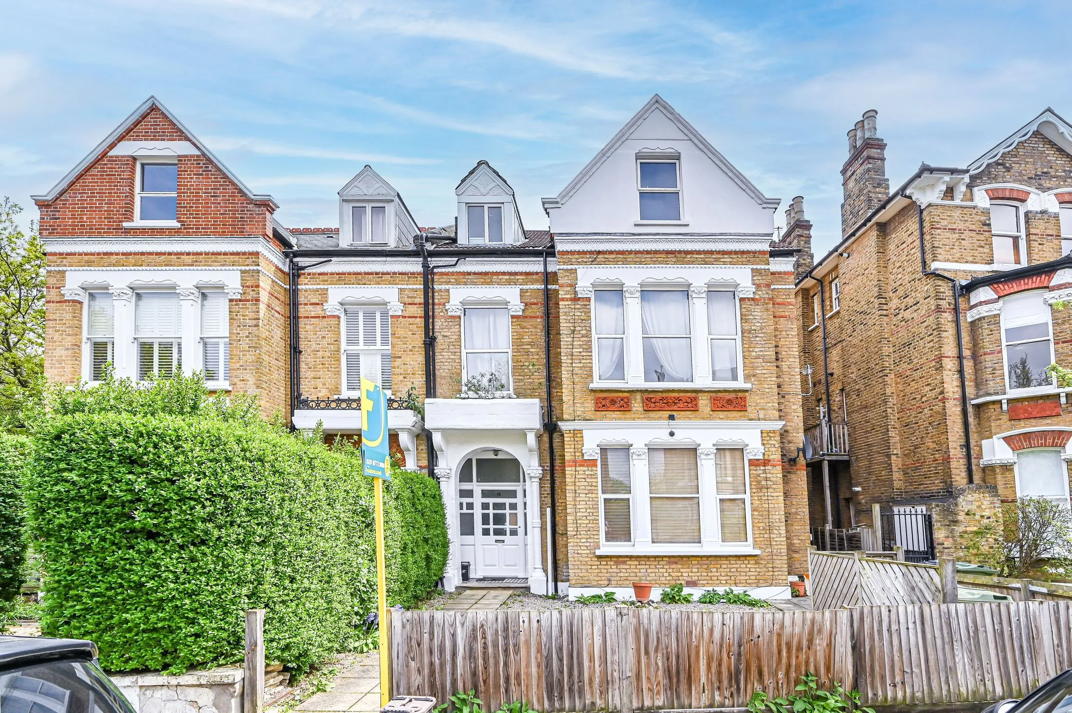 Flat Montrell Road in Greater London