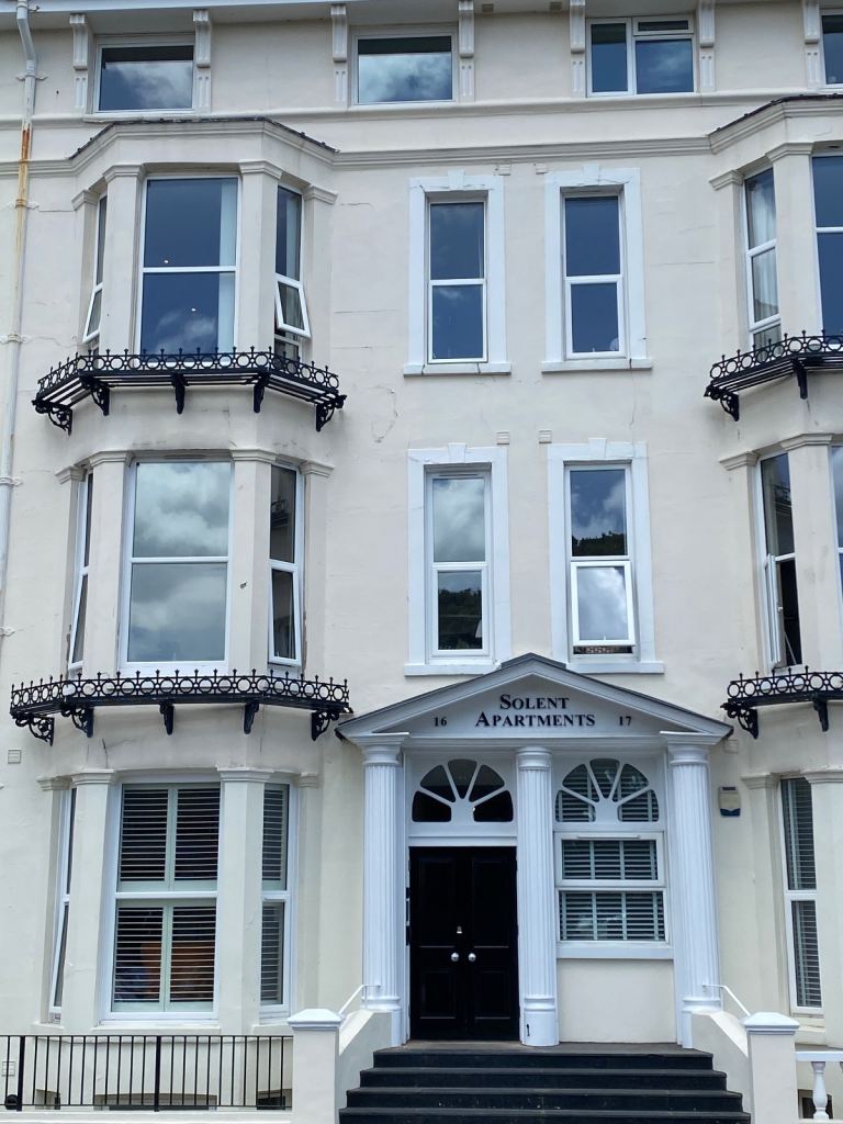 Flat South Parade in Portsmouth