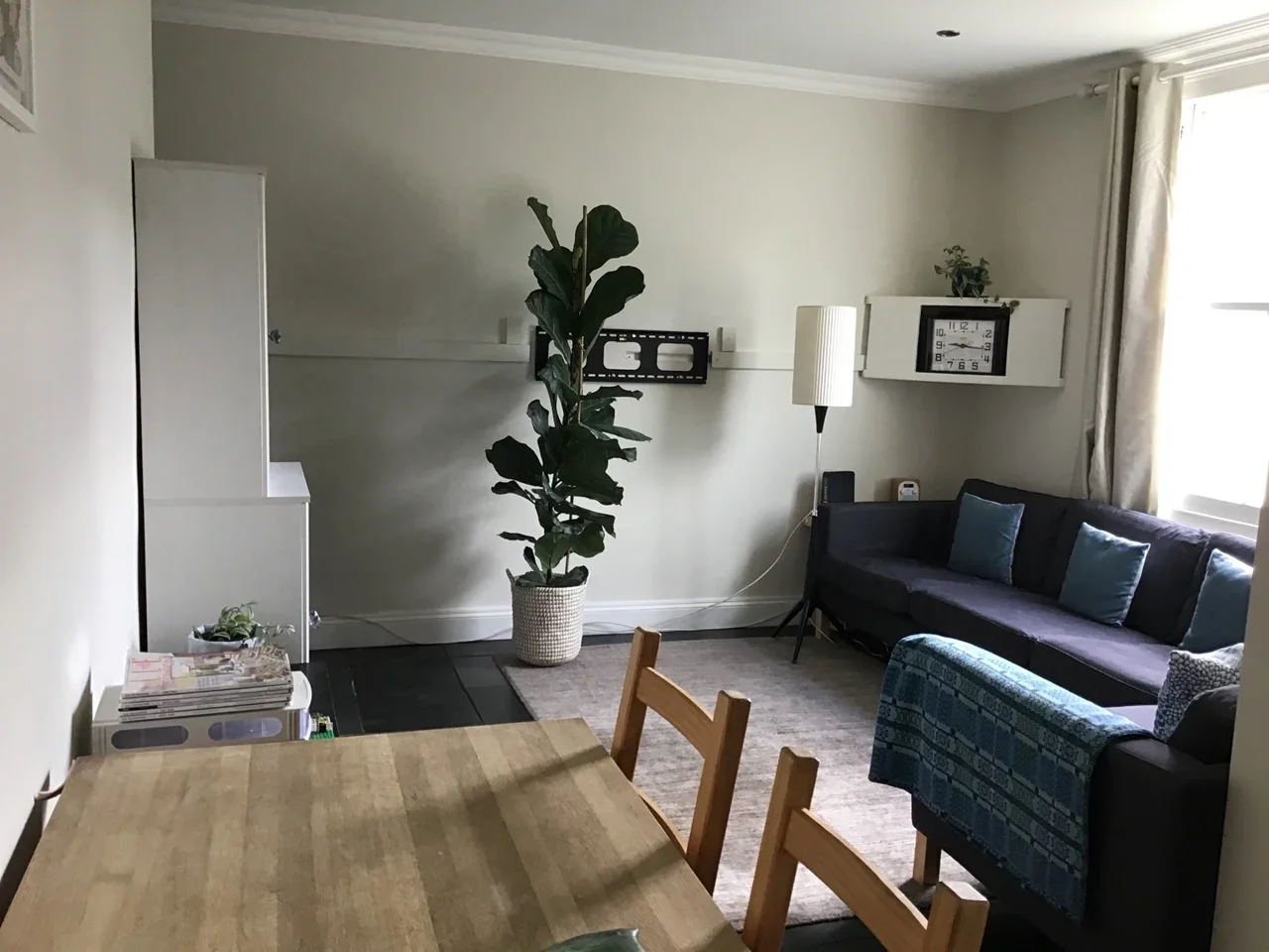 Flat Quinton Street in Greater London