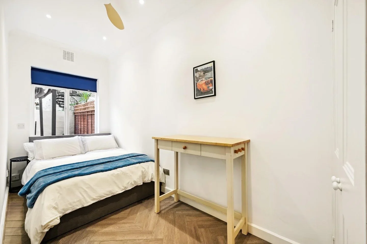 Flat Alderney Street in City of Westminster