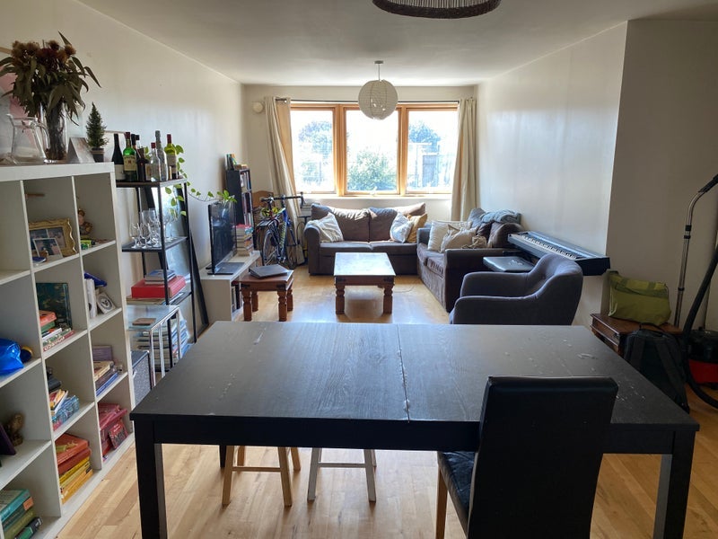 Room Mile End Road in Greater London