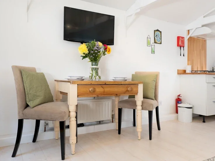 Room Courtfield Road in South Oxfordshire