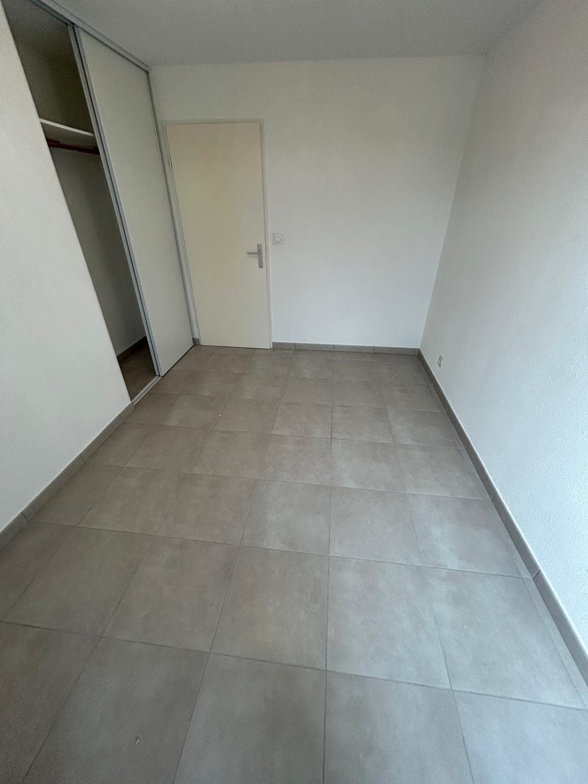 Appartement Rue des Plantées à L'Isle-d'Abeau