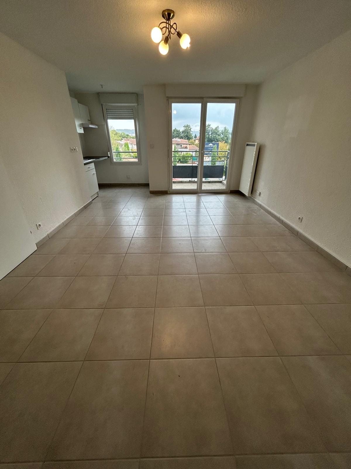 Flat Rue des Plantées in L'Isle-d'Abeau