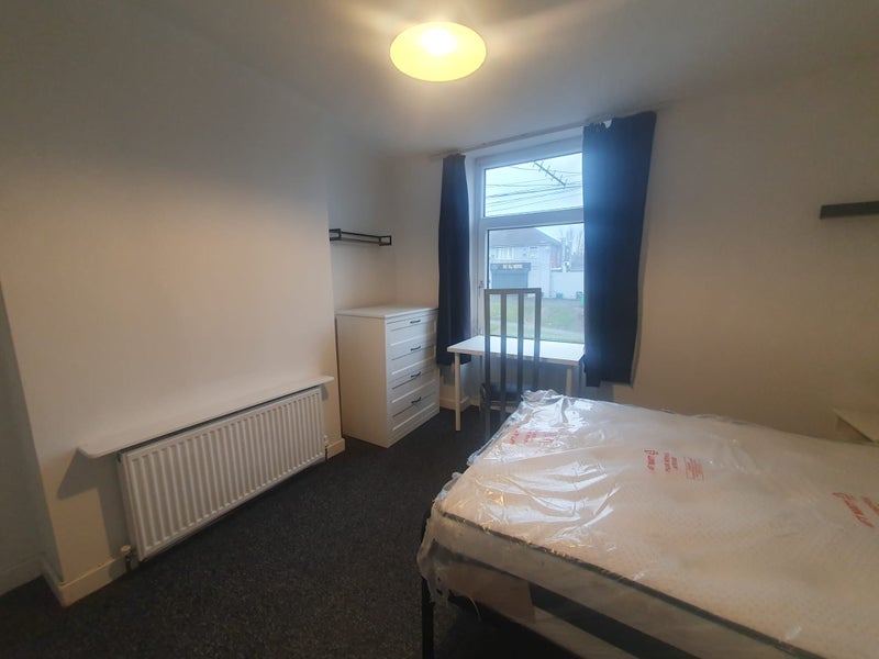 Room Halifax Road in Sheffield