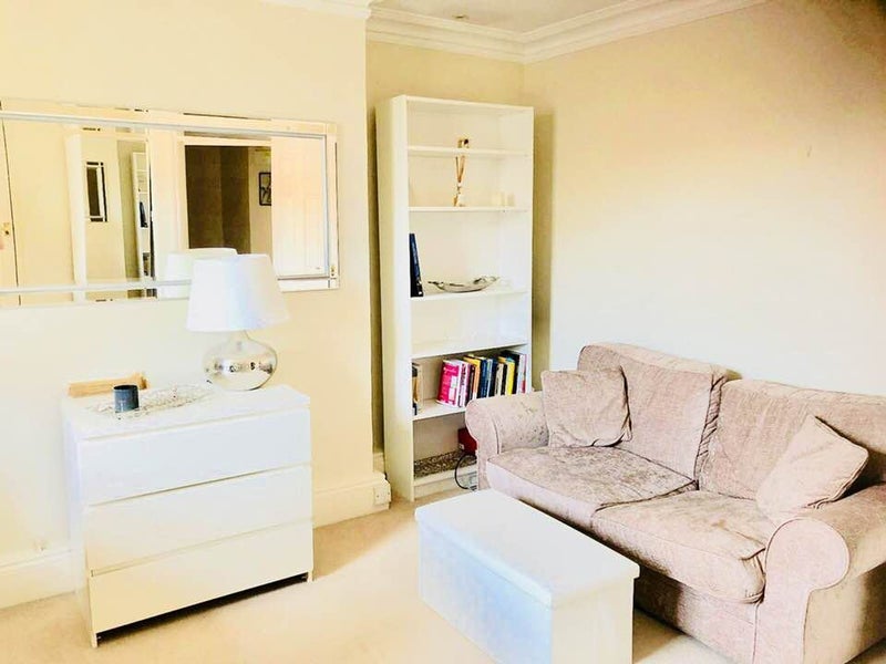 Room Gunter Grove in Greater London