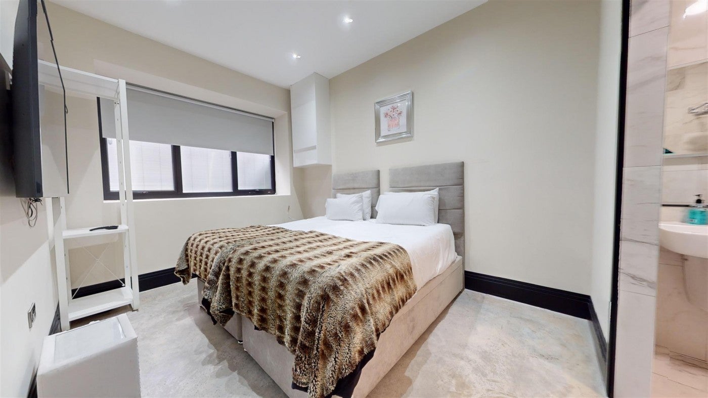 Flat Nevill Street in Southport