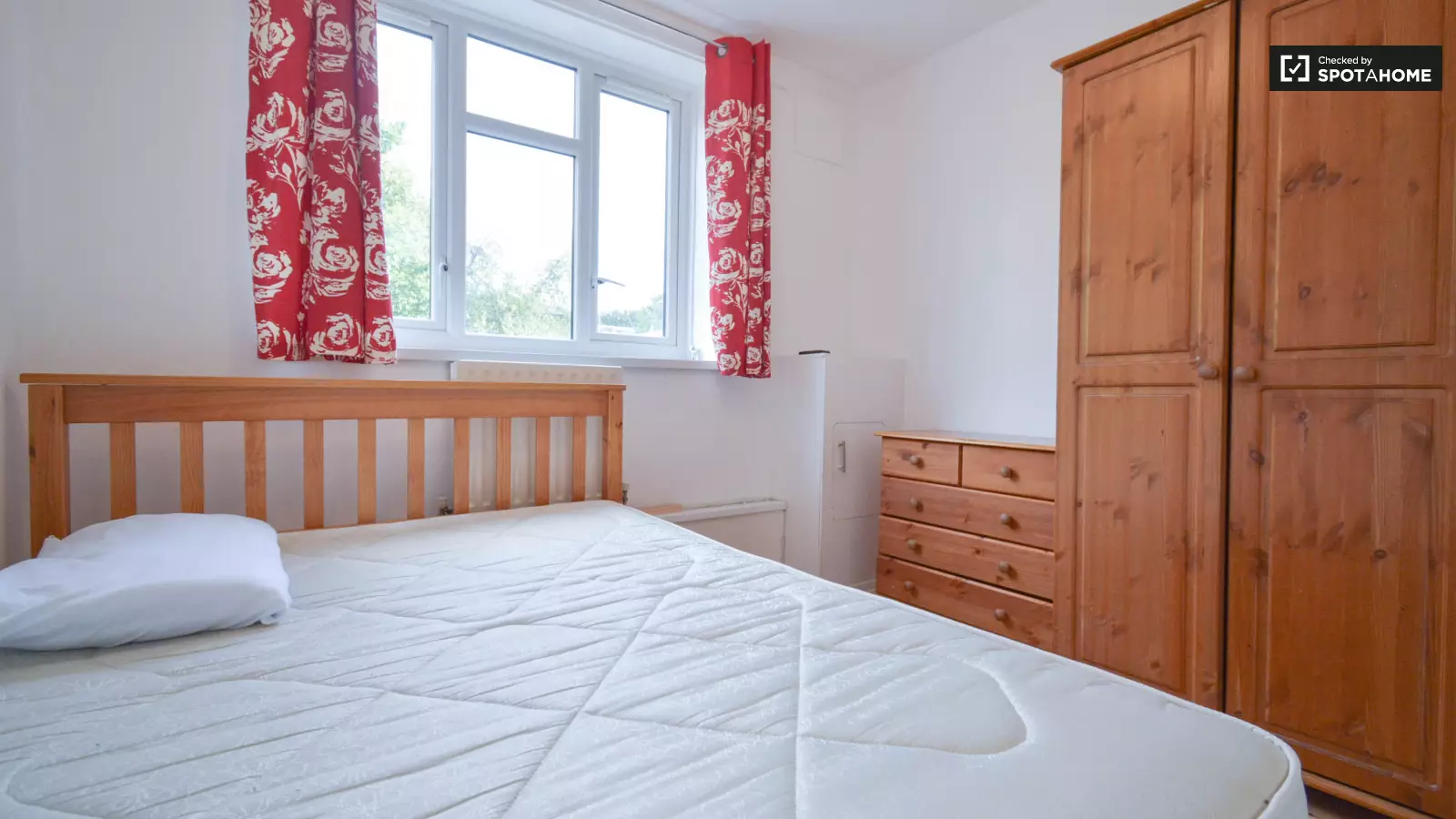 Flat Whitnell Way in Greater London