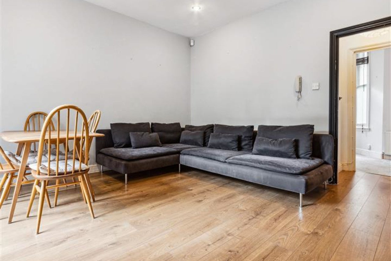 Flat Kellett Road in Greater London