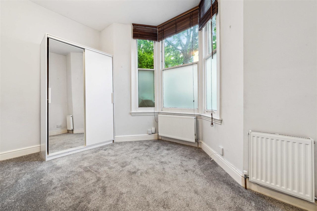 Flat Kellett Road in Greater London