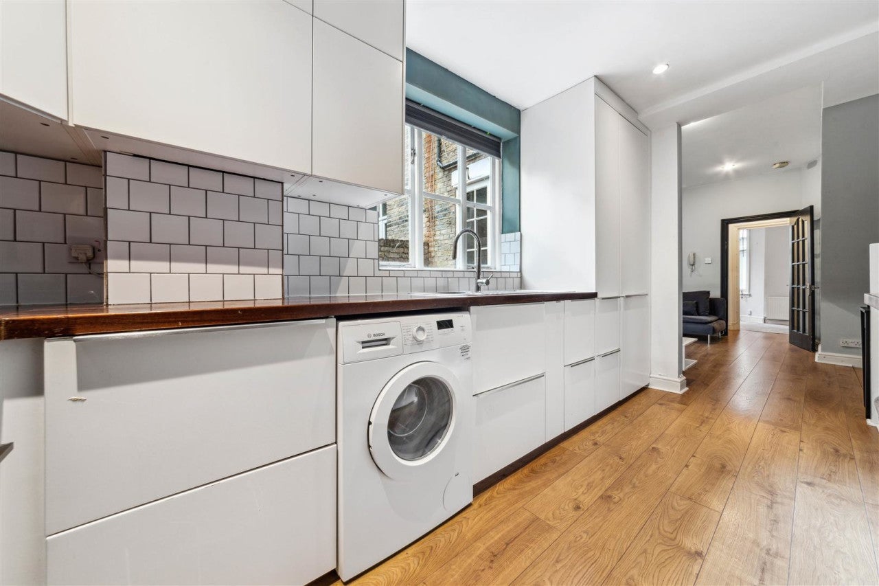 Flat Kellett Road in Greater London