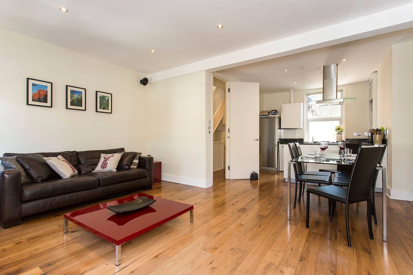 Flat Ingelow Road in Greater London