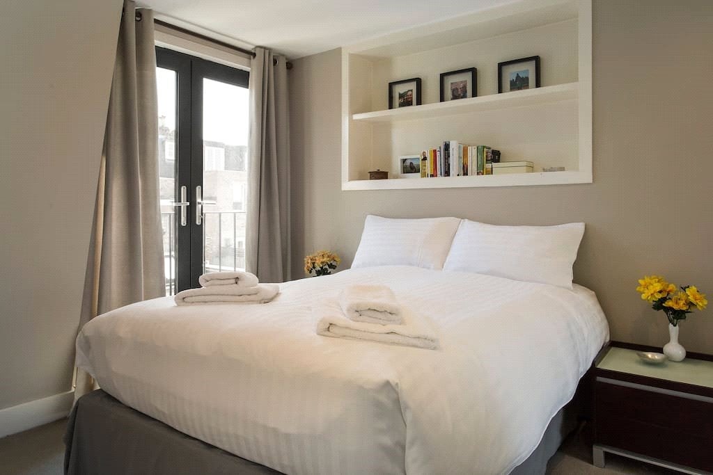 Flat Ingelow Road in Greater London