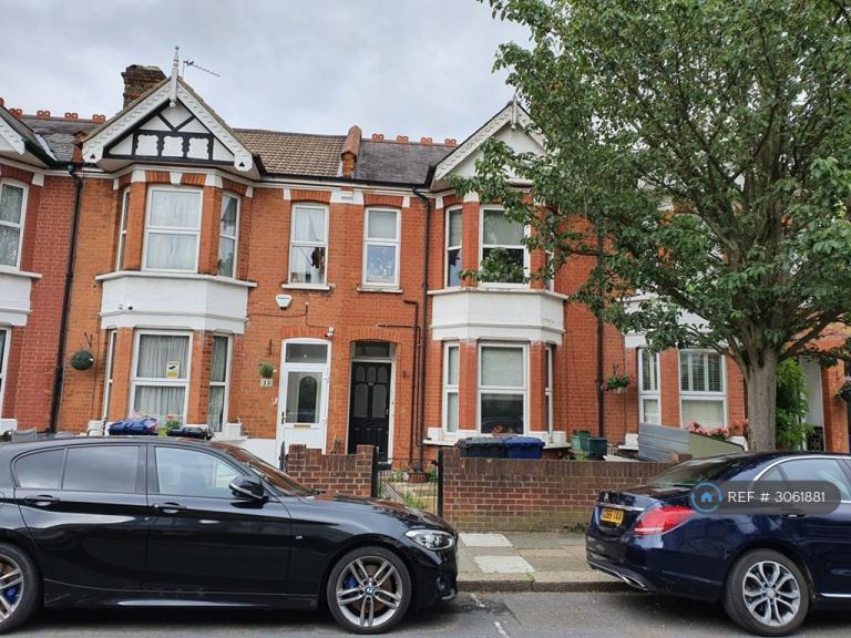 Flat St. Kilda Road in Greater London