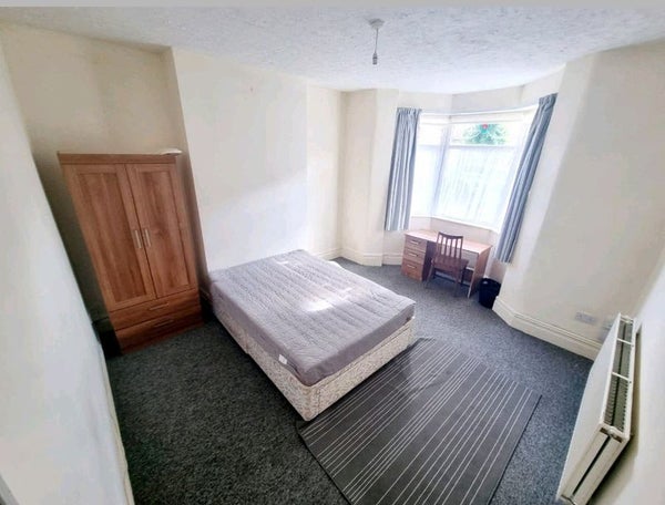 Flat Stanbury Avenue in Bristol